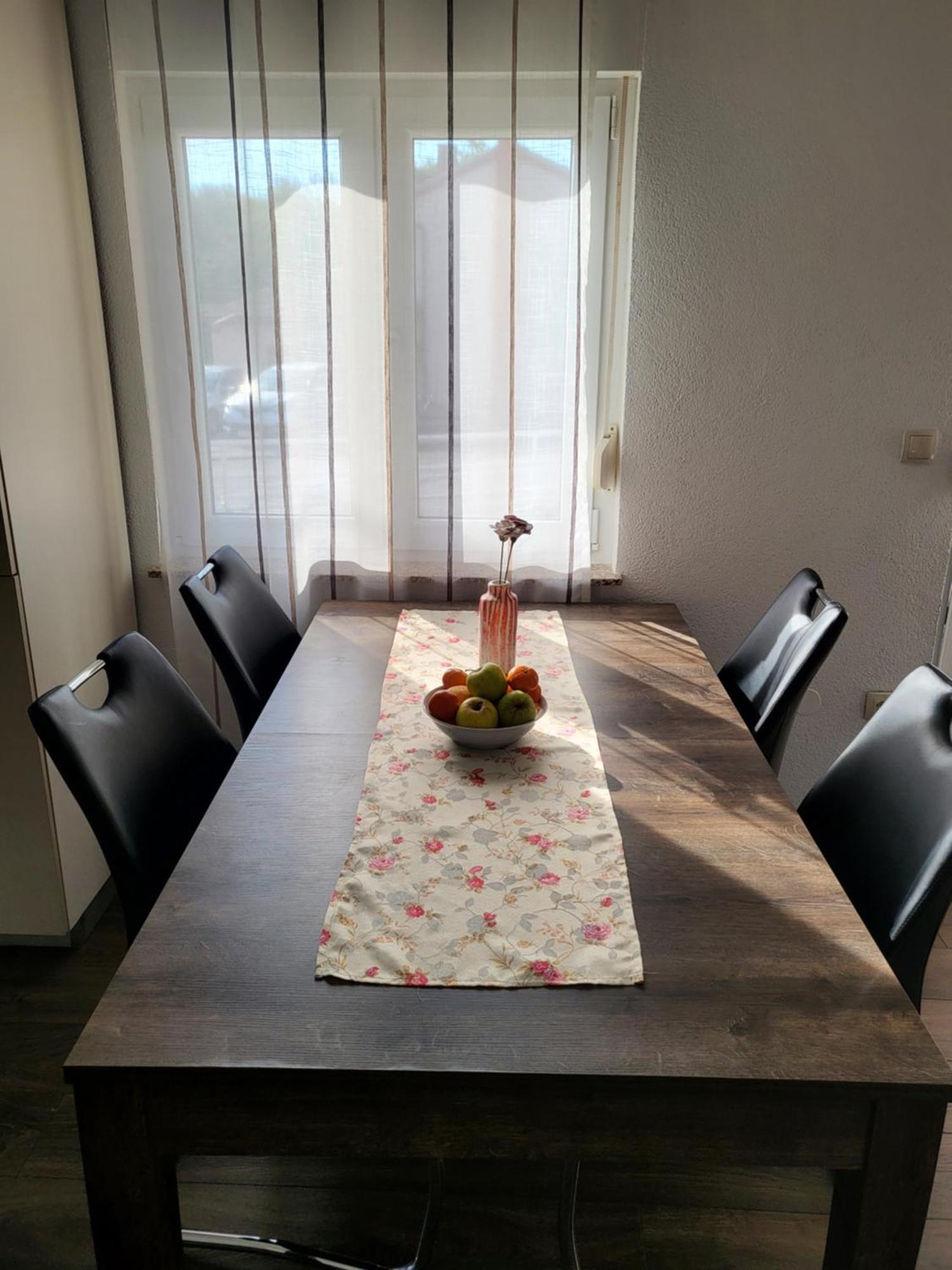 Apartmani Manda Omisalj Bagian luar foto
