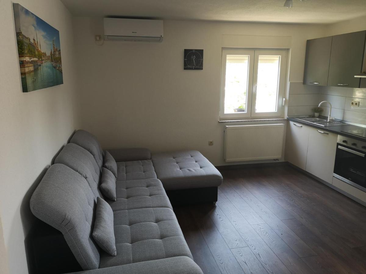 Apartmani Manda Omisalj Bagian luar foto